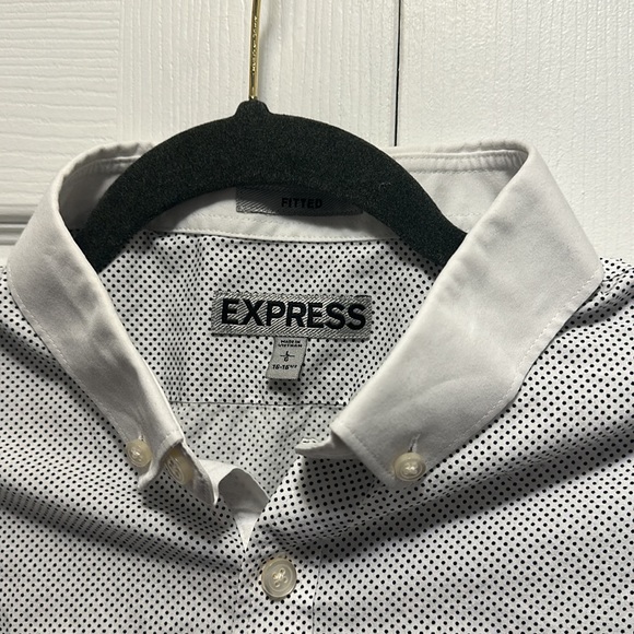 Express White Short Sleeve Polka Dot Button Up Size Large - Picture 3 of 4